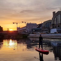 SUP/LAIVU BRAUCIENS PA RĪGAS PILSĒTAS KANĀLU UN DAUGAVU AR GIDU