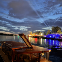PRIVĀTS BRAUCIENS AR VIP KUĢĪTI RĪGAS ŪDEŅOS (8927278956886)