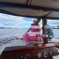 PRIVĀTS BRAUCIENS AR VIP KUĢĪTI RĪGAS ŪDEŅOS (8927278956886)